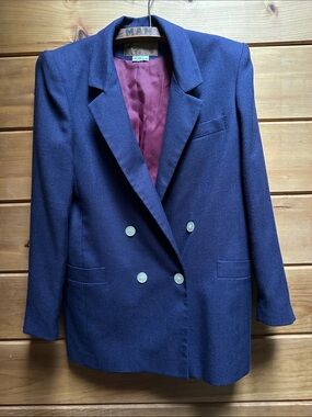 Saville Blazer blue shell buttons 12